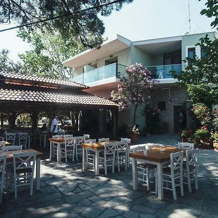 Psili Ammos Seaside Luxury 3* Astris